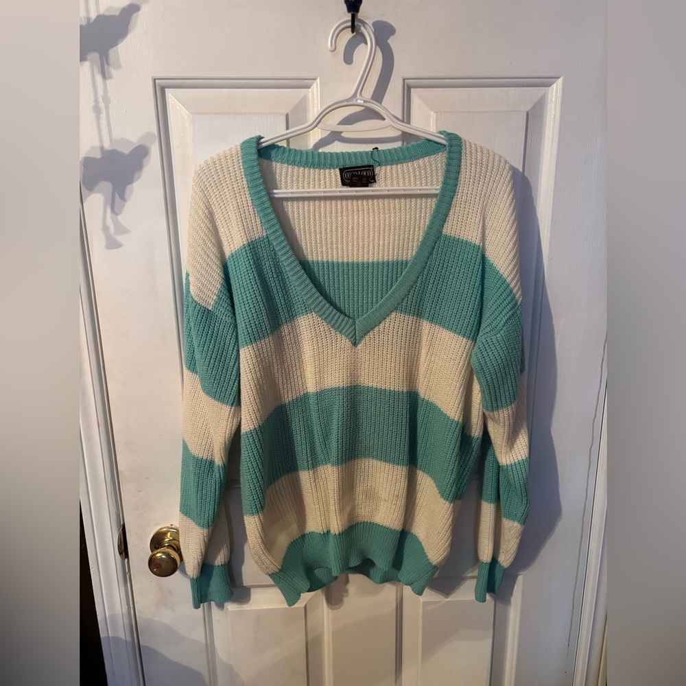 Canyon River Blues Teal and Cream V-Neck Sweater